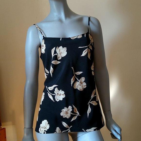 🌟 3/$30. Spaghetti Strap Top - Picture 2 of 3